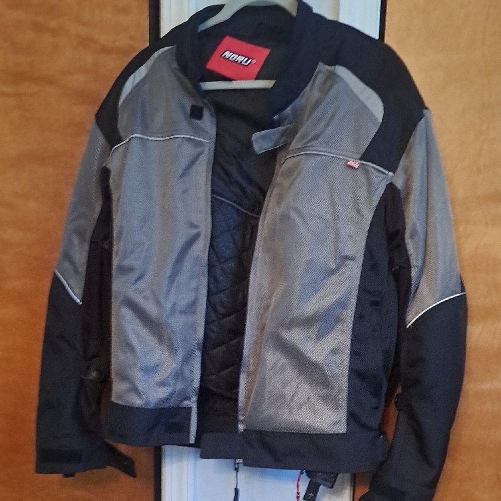 NOR Men's Performance Jacket in Black and Silver